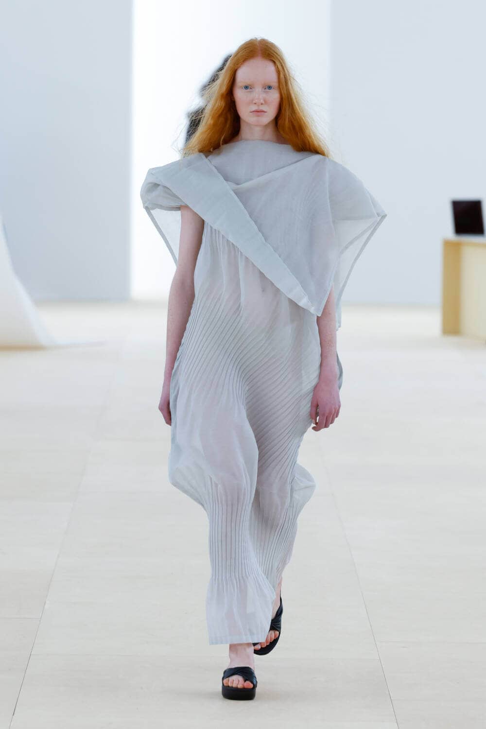 ISSEY-MIYAKE_SS24_LOOK26_high.jpg